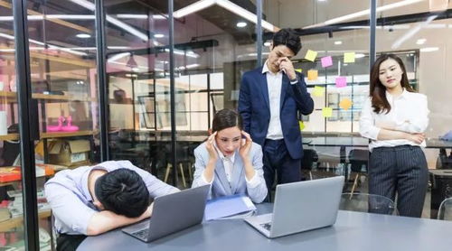 朋友圈曬加班被辭退？解析雇主“炒人”行為的法律邊界